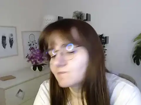 Julie Diamond online show from 11/20/25, 01:33