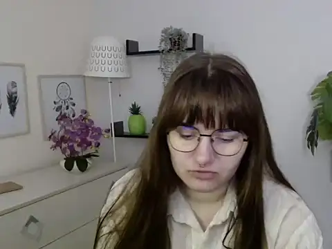 Julie Diamond online show from 11/24/25, 01:44