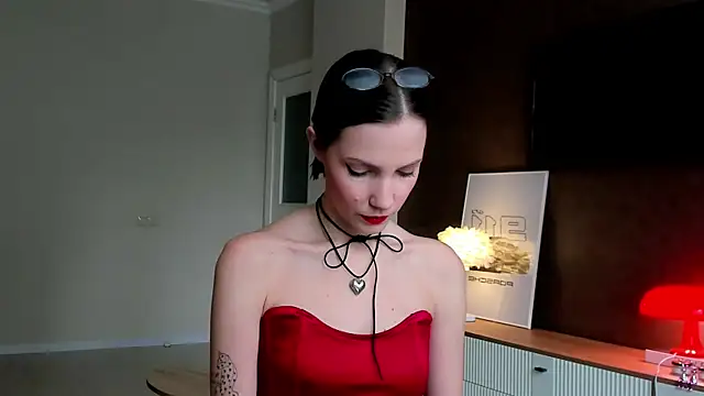 Snapshot of AdeleShinemm chatting on 10/23/25, 04:01 AdeleShinemm online show from 10/23/25, 04:01