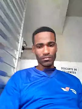 Snapshot of negrobrazil92 chatting on 10/13/25, 01:22 negrobrazil92 online show from 10/13/25, 01:22