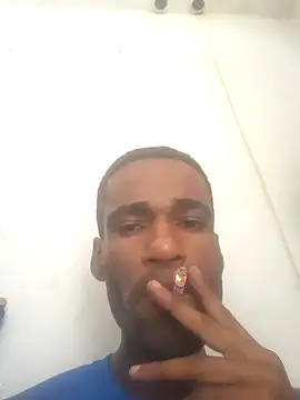 Snapshot of negrobrazil92 chatting on 10/17/25, 12:52 negrobrazil92 online show from 10/17/25, 12:52