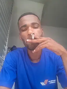 Snapshot of negrobrazil92 chatting on 10/20/25, 01:33 negrobrazil92 online show from 10/20/25, 01:33