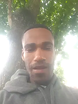 Snapshot of negrobrazil92 chatting on 10/21/25, 11:00 negrobrazil92 online show from 10/21/25, 11:00