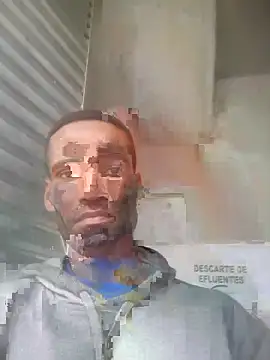 Snapshot of negrobrazil92 chatting on 10/30/25, 01:45 negrobrazil92 online show from 10/30/25, 01:45