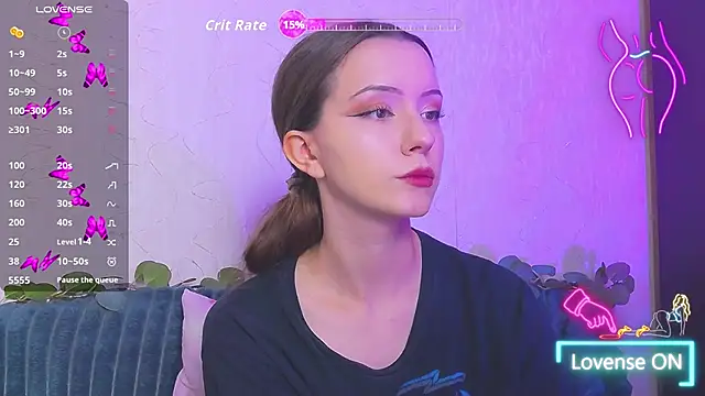 Snapshot of BellaVelure666 chatting on 09/10/25, 05:02 BellaVelure666 online show from 09/10/25, 05:02