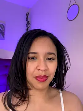Snapshot of Esmeraldagh_ chatting on 09/11/25, 01:22 Esmeraldagh online show from 09/11/25, 01:22