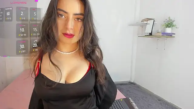 Snapshot of sashaa_petit chatting on 09/22/25, 11:23 sashaa petit online show from 09/22/25, 11:23