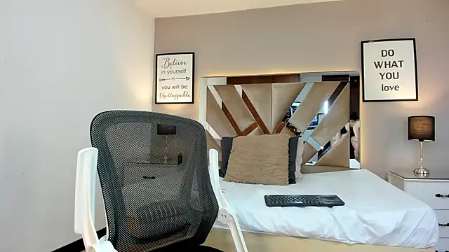 cellestehot online show from 10/22/25, 01:44