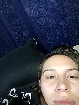 Snapshot of cloequeen15 chatting on 11/15/25, 10:26 cloequeen15 online show from 11/15/25, 10:26