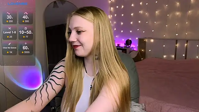 Snapshot of RebeccaAster chatting on 09/16/25, 03:24 RebeccaAster online show from 09/16/25, 03:24