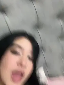 Snapshot of Aliciawhitee chatting on 09/11/25, 04:34 Aliciawhitee online show from 09/11/25, 04:34