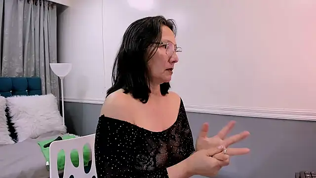 Snapshot of Oriana_Jhonson chatting on 10/17/25, 10:40 Oriana Jhonson online show from 10/17/25, 10:40