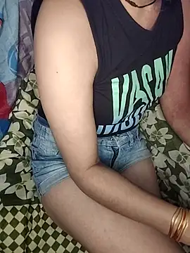 Laila Pahadi online show from 11/19/25, 09:26