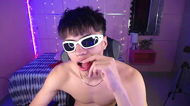 Justin gray  online show from 10/10/25, 09:14