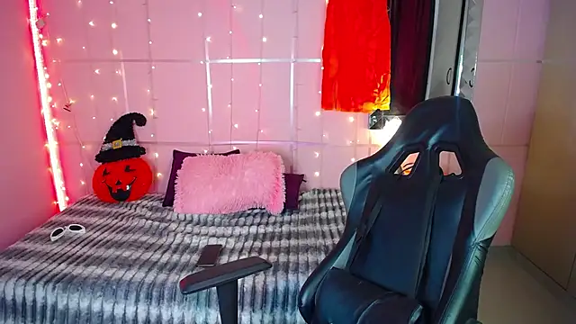 Justin gray  online show from 10/21/25, 09:37