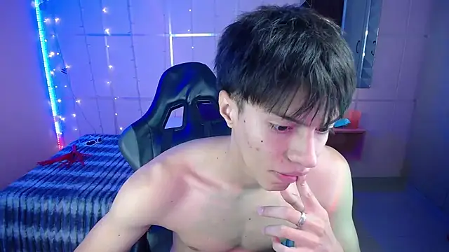 Justin gray  online show from 11/08/25, 02:28