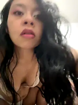 Lincy and hanna online show from 10/27/25, 04:05