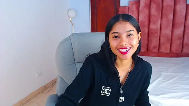 Milaa Star  online show from 10/09/25, 04:10