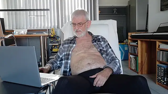 ewaldwillems99 online show from 10/30/25, 01:45