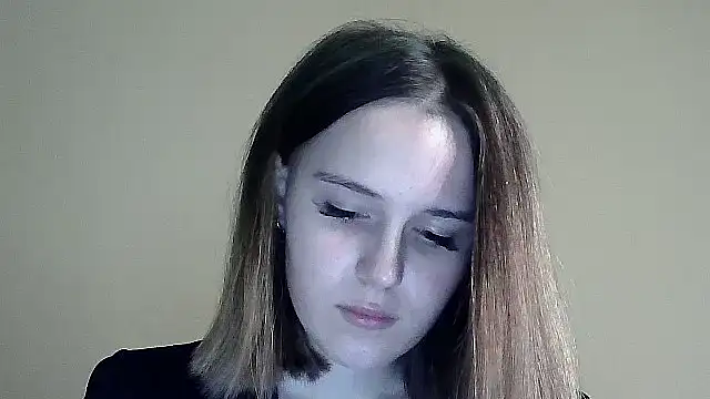 Snapshot of SweetLoraa chatting on 10/10/25, 03:33 SweetLoraa online show from 10/10/25, 03:33