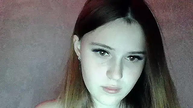 Snapshot of SweetLoraa chatting on 11/06/25, 04:19 SweetLoraa online show from 11/06/25, 04:19