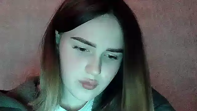 Snapshot of SweetLoraa chatting on 11/13/25, 07:02 SweetLoraa online show from 11/13/25, 07:02