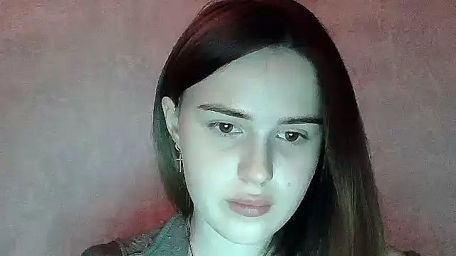 Snapshot of SweetLoraa chatting on 11/17/25, 04:13 SweetLoraa online show from 11/17/25, 04:13