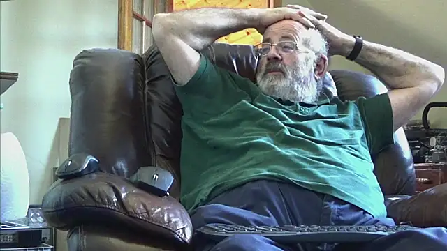 janzer13 online show from 10/19/25, 01:12