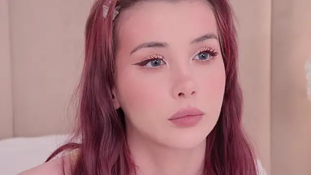 Nesolla online show from 11/11/25, 10:48