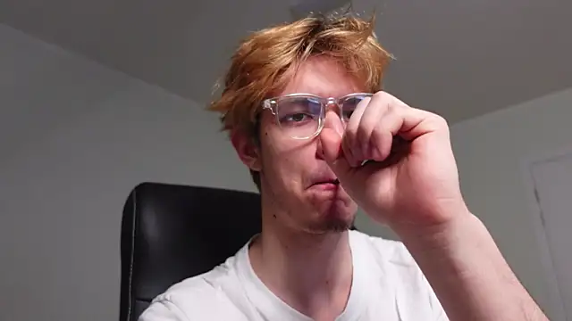 Snapshot of Logan_Fraser chatting on 10/28/25, 02:53 Logan Fraser online show from 10/28/25, 02:53