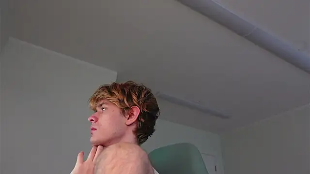 Snapshot of Logan_Fraser chatting on 11/16/25, 01:06 Logan Fraser online show from 11/16/25, 01:06