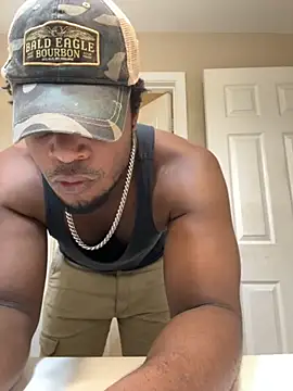 Snapshot of KeYBuMp323 chatting on 11/01/25, 02:19 KeYBuMp323 online show from 11/01/25, 02:19