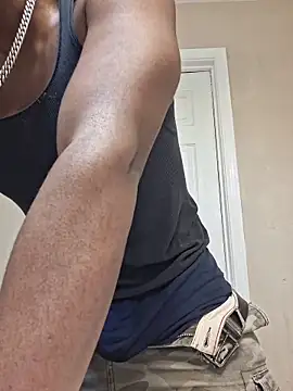 Snapshot of KeYBuMp323 chatting on 11/10/25, 04:06 KeYBuMp323 online show from 11/10/25, 04:06