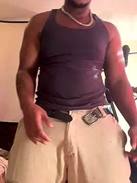 Snapshot of KeYBuMp323 chatting on 11/11/25, 05:02 KeYBuMp323 online show from 11/11/25, 05:02