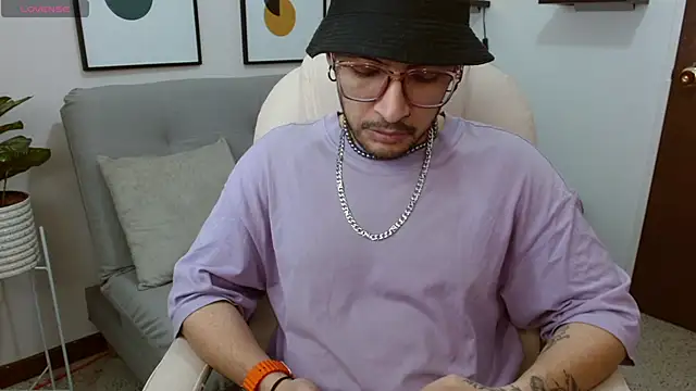   Damian    online show from 11/15/25, 01:03