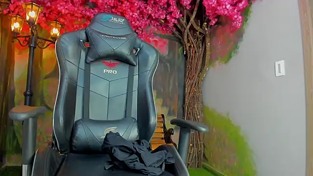 VenusBlazer online show from 10/18/25, 11:11