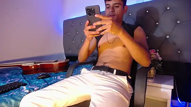 Charlie Cock  online show from 11/12/25, 04:24