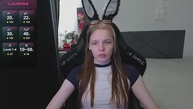 Luna Navy online show from 10/06/25, 09:18