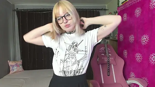 godlikegirlyy online show from 09/16/25, 11:55