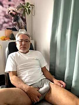 gholly2007 online show from 11/13/25, 02:32