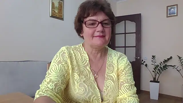 Snapshot of Galina56301 chatting on 09/13/25, 12:38 Galina56301 online show from 09/13/25, 12:38