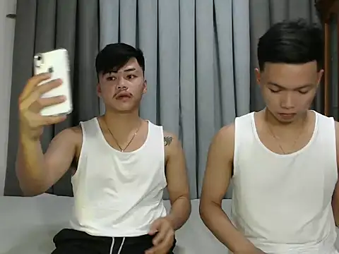 hot emman online show from 10/22/25, 02:39