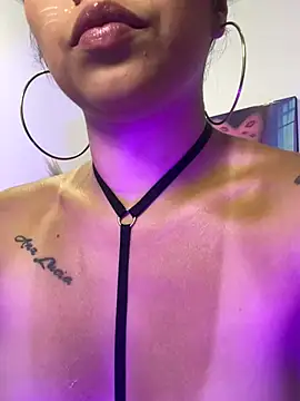 LuluMonroe Eup online show from 10/19/25, 03:40