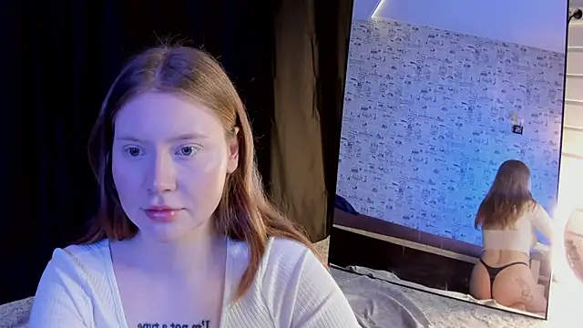 Snapshot of Lillie_Berry chatting on 10/09/25, 04:54 Lillie Berry online show from 10/09/25, 04:54