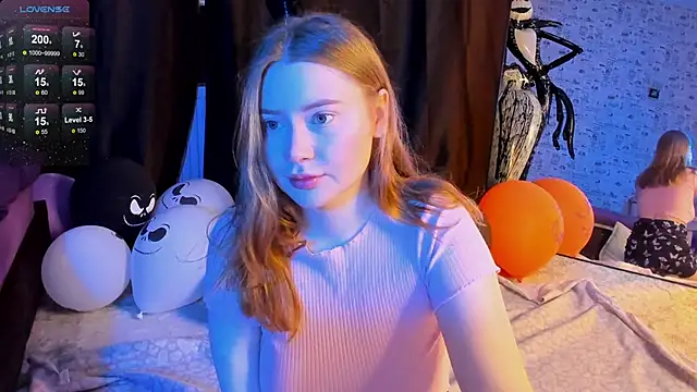 Snapshot of Lillie_Berry chatting on 11/01/25, 04:25 Lillie Berry online show from 11/01/25, 04:25