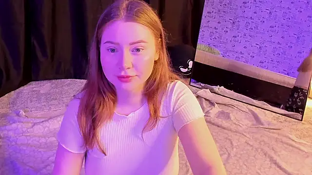 Snapshot of Lillie_Berry chatting on 11/08/25, 04:34 Lillie Berry online show from 11/08/25, 04:34