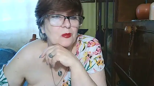 Snapshot of VeronicaGold511 chatting on 09/25/25, 06:50 VeronicaGold511 online show from 09/25/25, 06:50