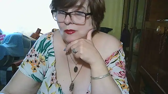 Snapshot of VeronicaGold511 chatting on 09/29/25, 07:13 VeronicaGold511 online show from 09/29/25, 07:13