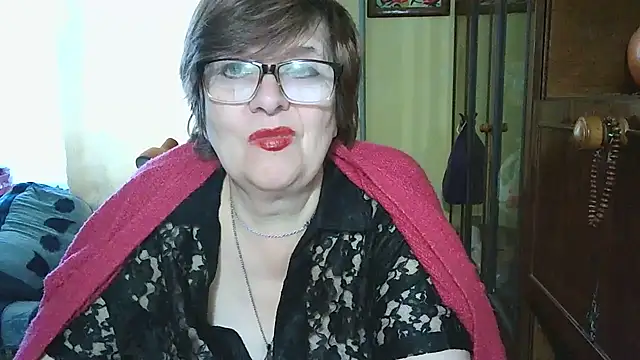 Snapshot of VeronicaGold511 chatting on 10/13/25, 07:19 VeronicaGold511 online show from 10/13/25, 07:19