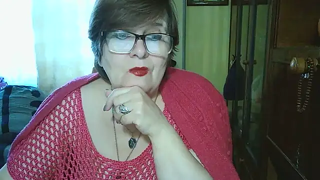 Snapshot of VeronicaGold511 chatting on 10/14/25, 06:58 VeronicaGold511 online show from 10/14/25, 06:58